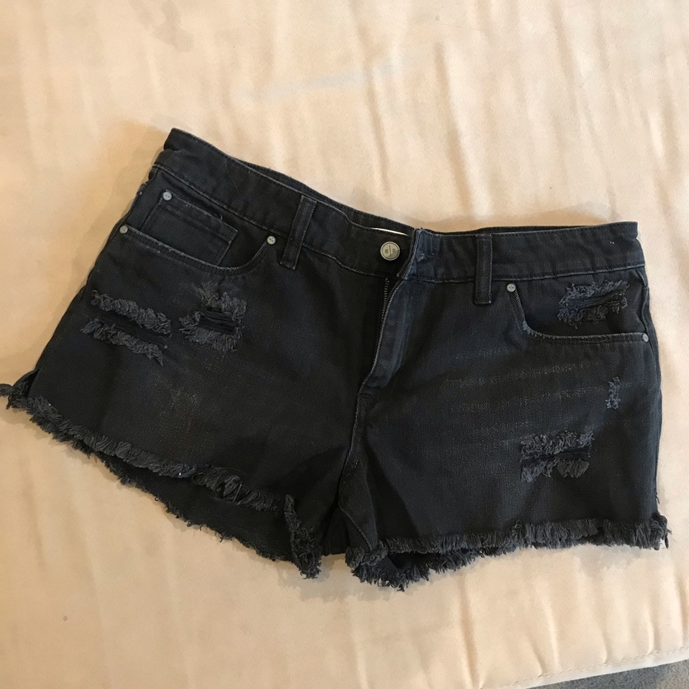 Black distressed shorts